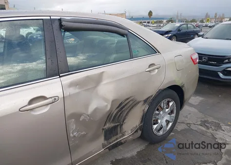 2007 Toyota Camry Le z USA, uszkodzony, nr VIN 4T1BE46K07U727504